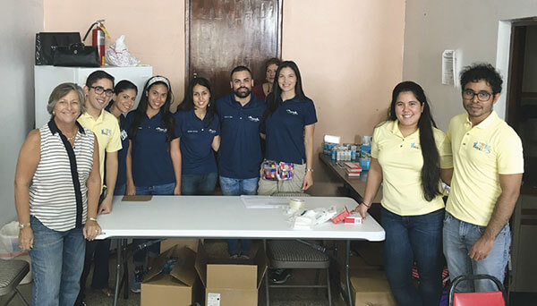 Student and faculty volunteers in Puerto Rico